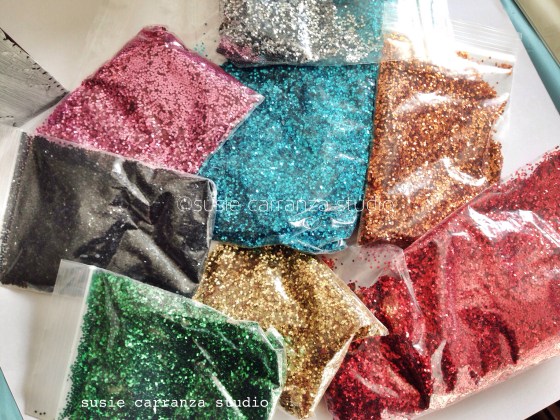 this glitter from Mexico is GORGEOUS! larger, round, and reflects so much light...I love it!